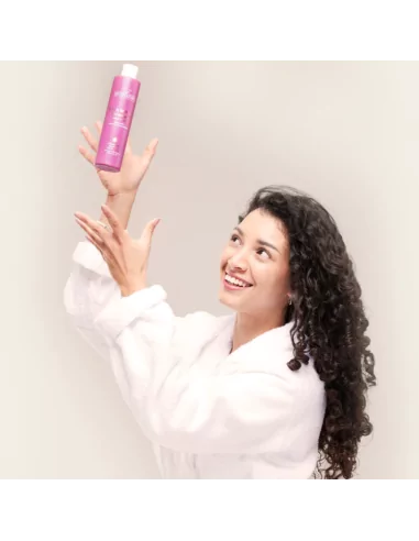 Shampoo Idratante Capelli Ricci alla Mela Verde. Definizione no crespo